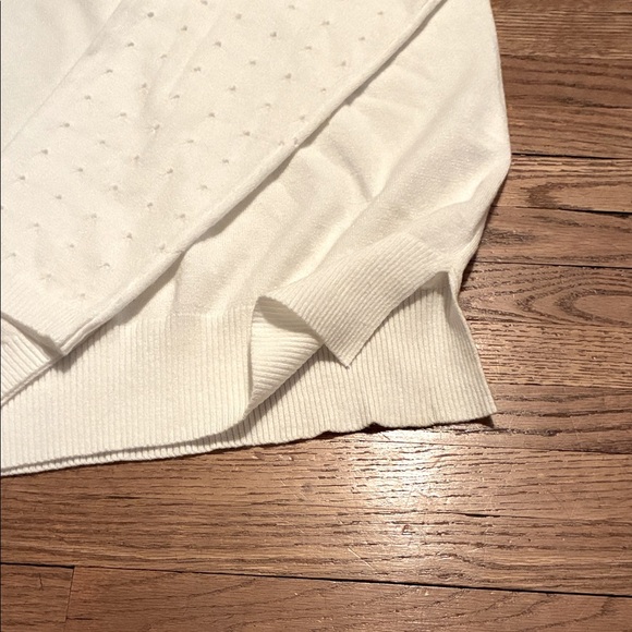 Pink Martini Elegant White V-Neck Sweater - Picture 8 of 12